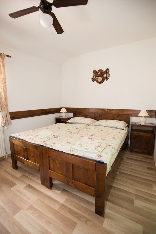 Penzion Gazdovsky Hostinec Topoľčianky Екстериор снимка